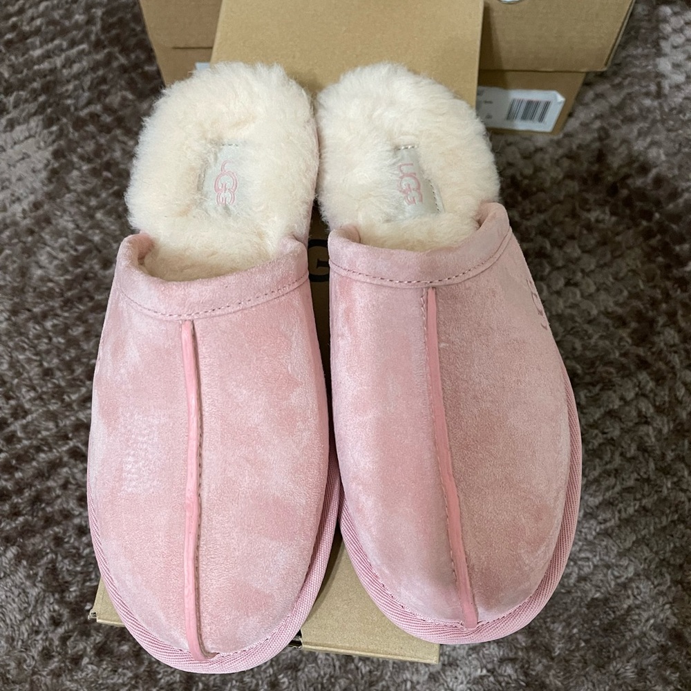UGG Pearle Water-resistant Suede Slippers
NWT